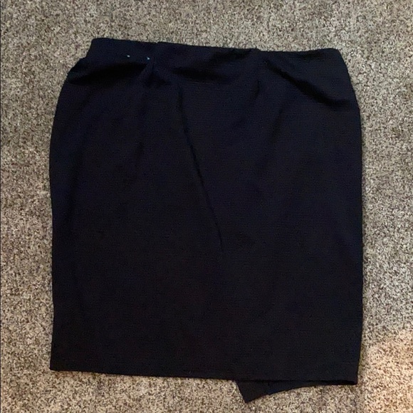 Pencil skirt - Picture 2 of 3